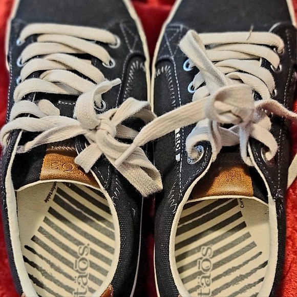 Täōs Brand ladies shoe - Picture 7 of 11